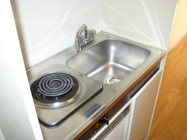 Kitchen. It has been changed to the IH stove