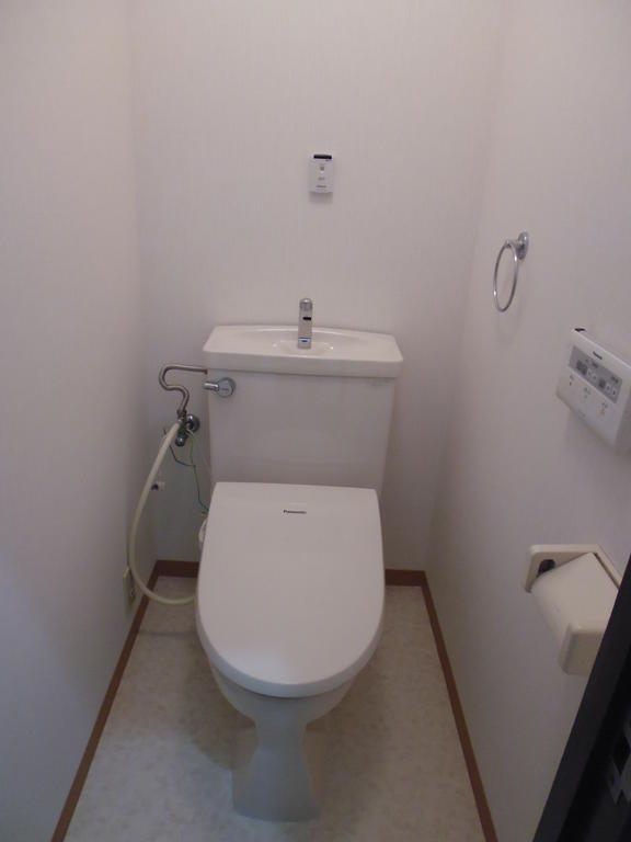 Toilet. Washlet will be left behind products