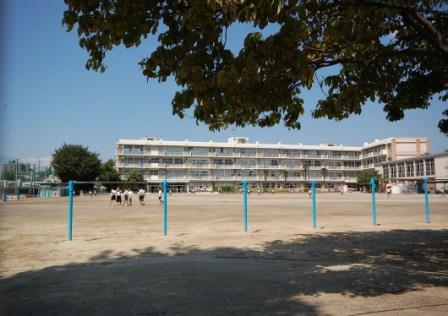 Primary school. 175m to Asaka sixth elementary school (elementary school)