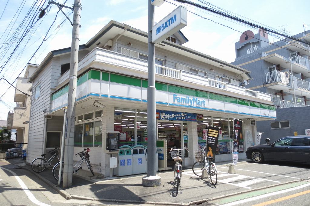 Convenience store. FamilyMart Asaka Honcho 2-chome up (convenience store) 85m