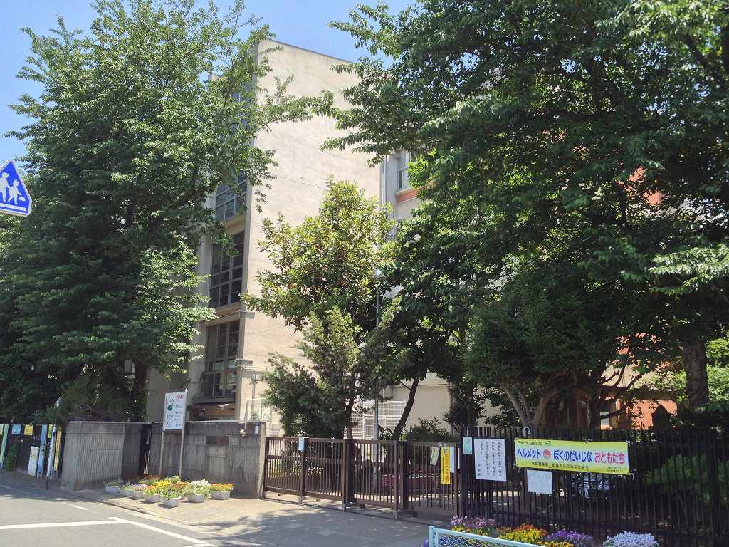 Primary school. Asaka sixth elementary school (elementary school) up to 400m