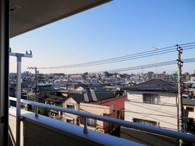 View photos from the dwelling unit. Local (11 May 2013) Shooting