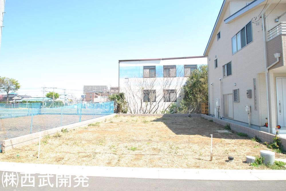 Local photos, including front road. Local (July 2013) Shooting