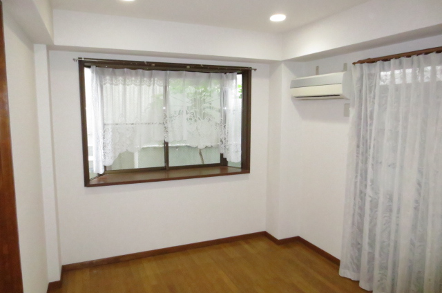 Living and room. Same property, It is a photograph of a different type of room