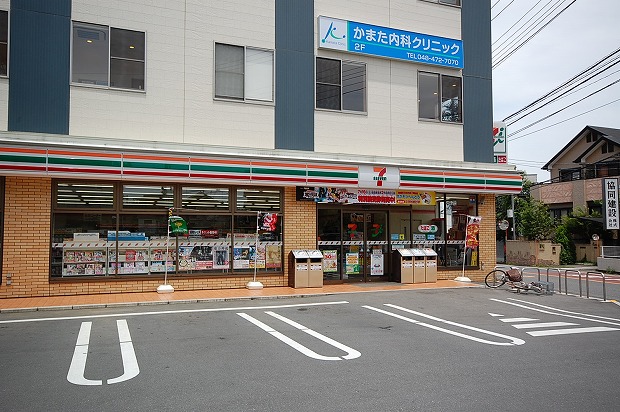 Convenience store. 508m to Seven-Eleven (convenience store)