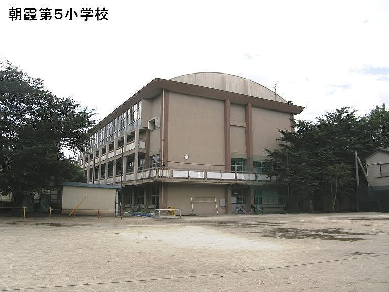 Primary school. Asaka Municipal Asaka fifth elementary school up to 100m