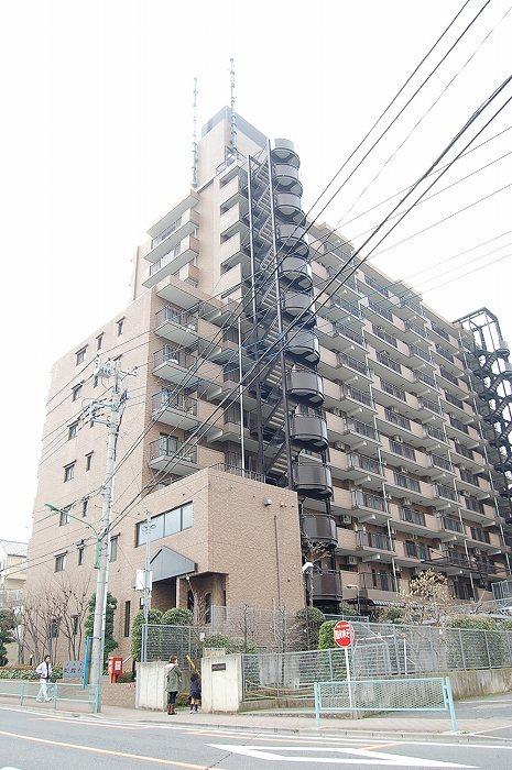 Local appearance photo. Local (10 May 2013) Shooting