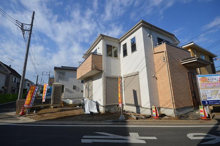 Local appearance photo. Local (12 May 2013) Shooting