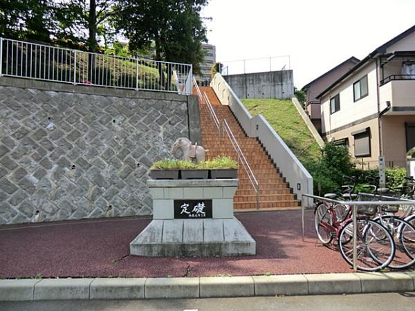 park. Hiiragitsuka until tumulus history Square (1 minute walk) 80m