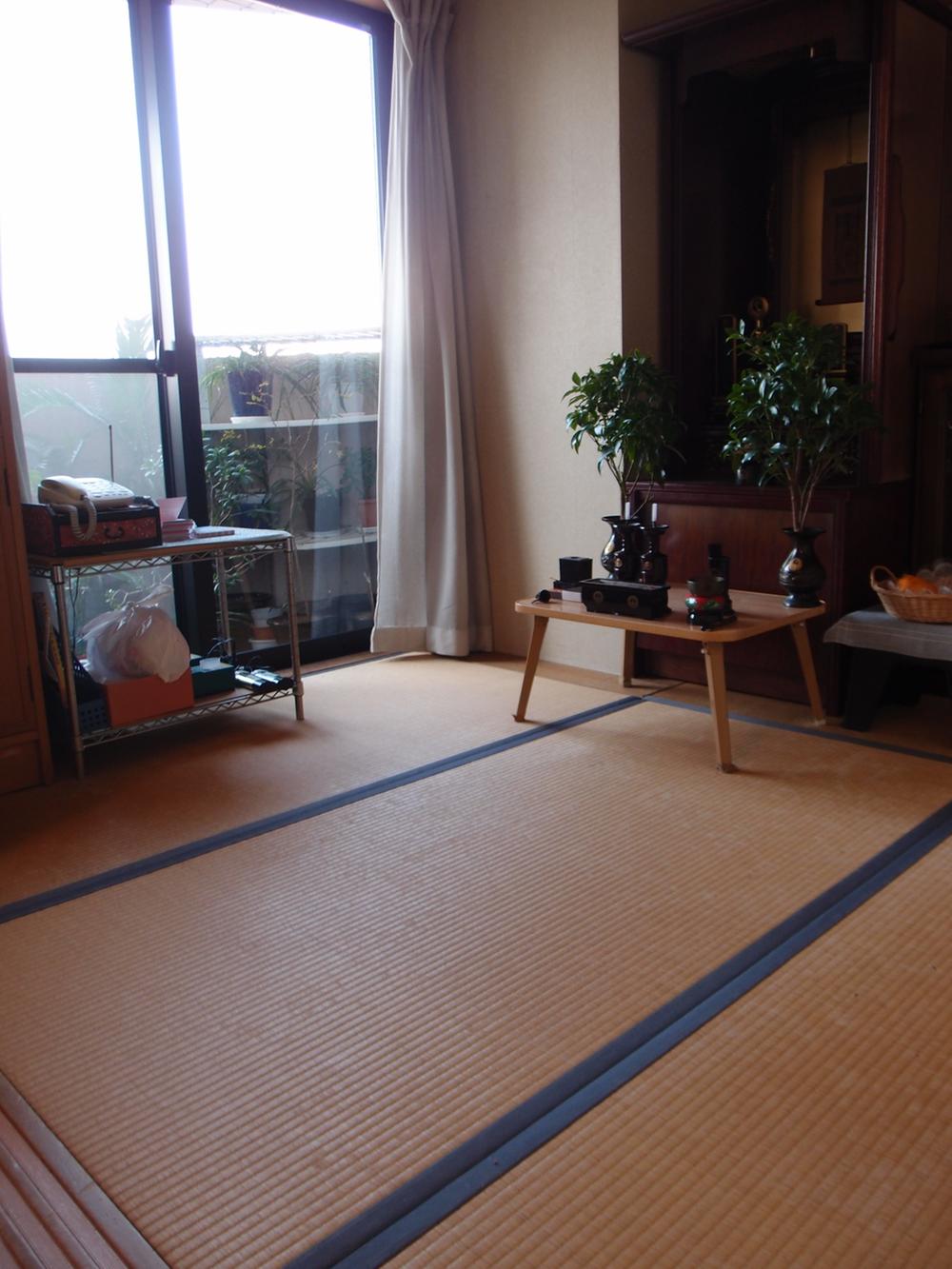 Non-living room. Japanese-style room (furniture, etc. are not included in the sale)