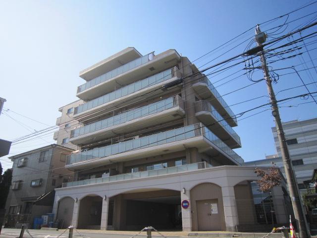 Local appearance photo. Local (11 May 2013) Shooting