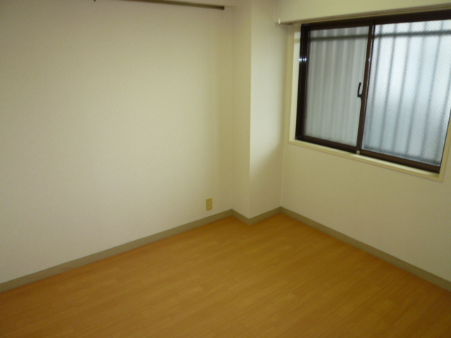 Living and room. It will be on the left and right reversal of the room.