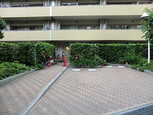 kindergarten ・ Nursery. Kitaasaka 387m to nursery minute Gardens