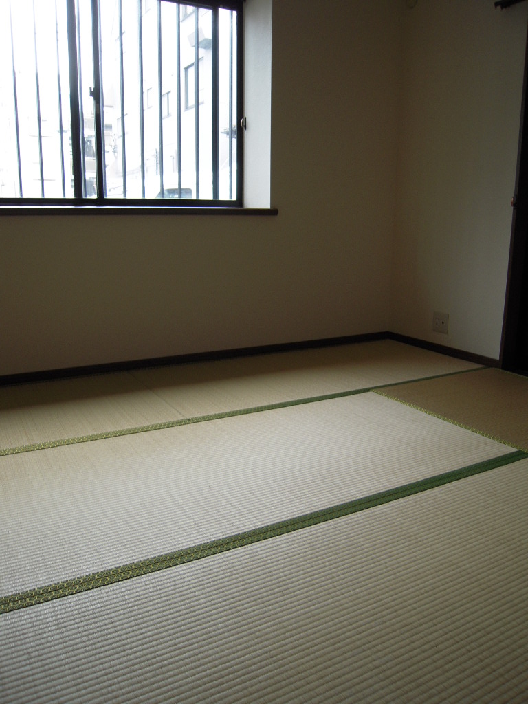 Living and room. Japanese-style room 6 quires