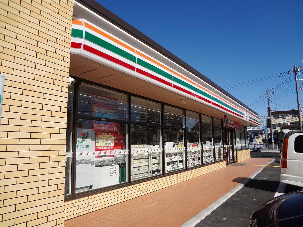 Convenience store. Seven-Eleven (convenience store) to 400m