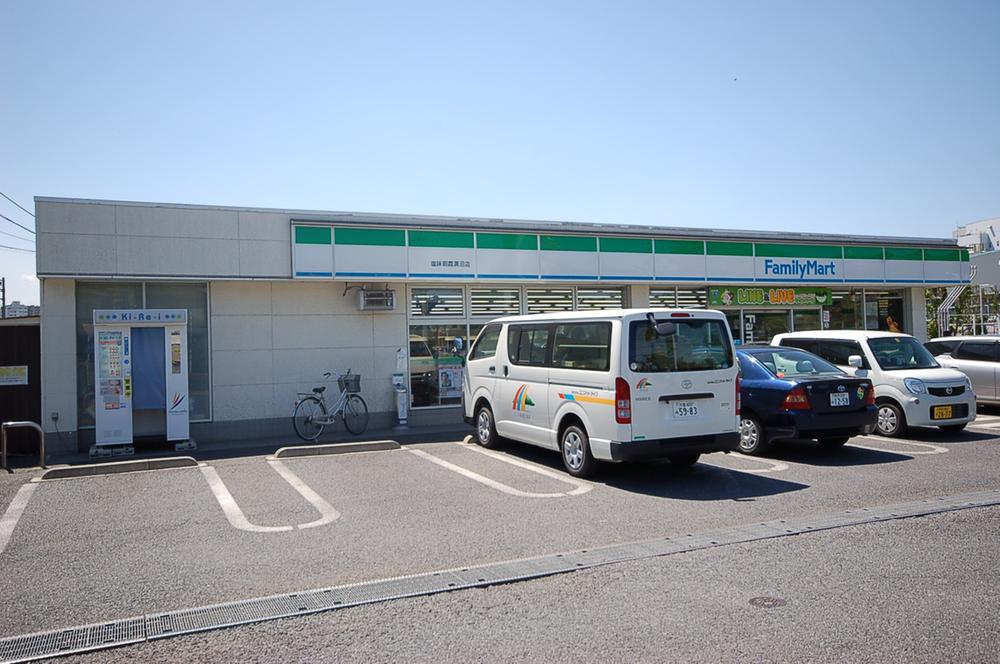 Convenience store. 150m to FamilyMart