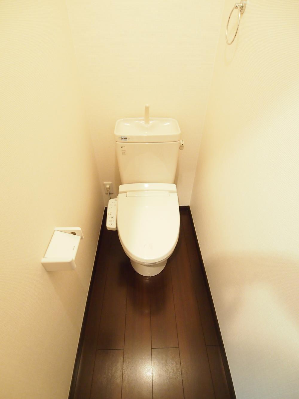 Toilet. Local (12 May 2013) Shooting