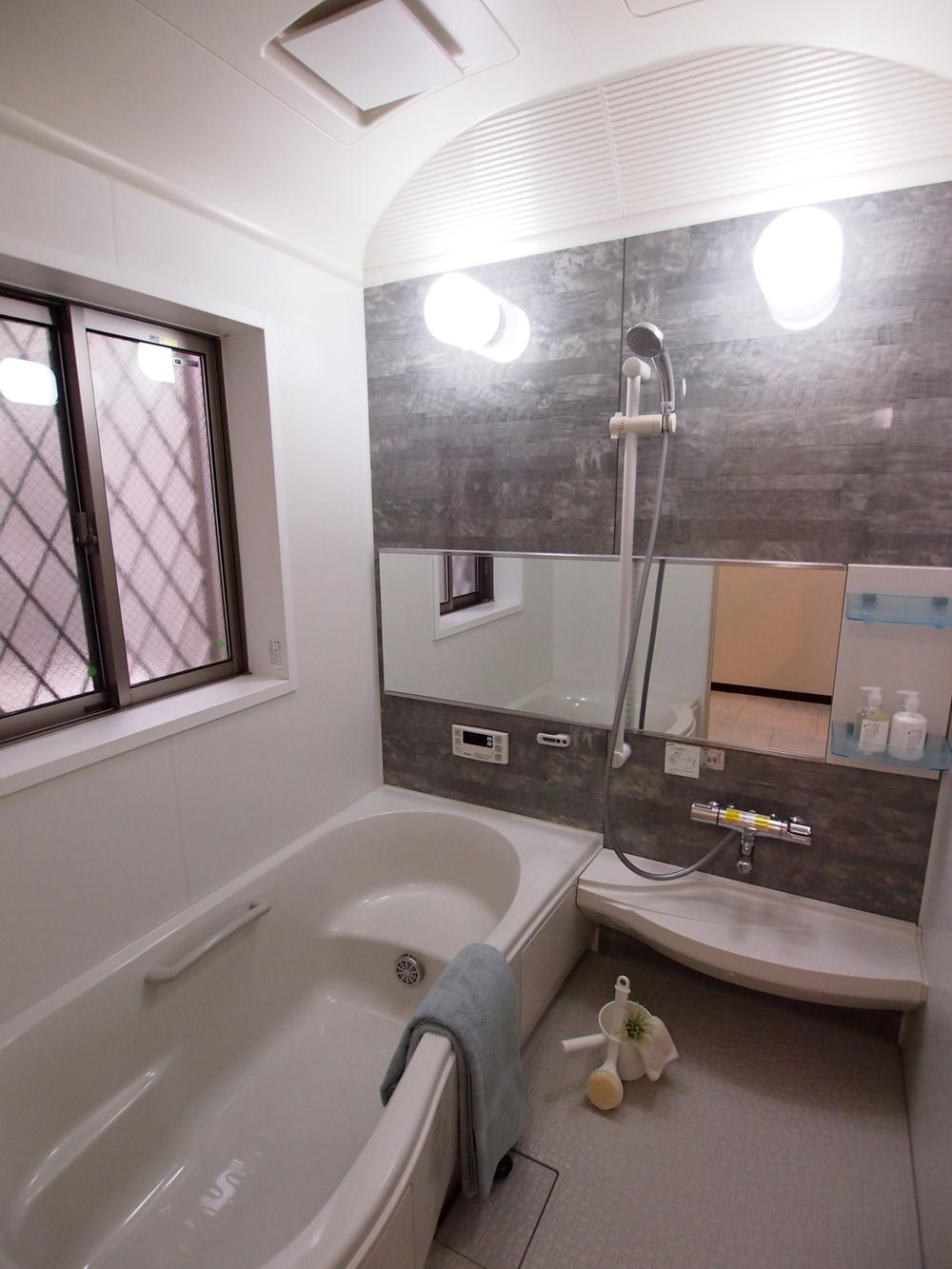Bathroom. Local (12 May 2013) Shooting