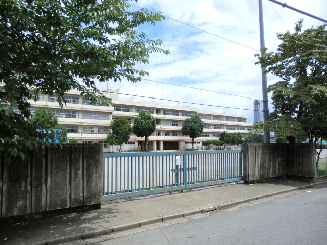 Primary school. Fujimi Municipal Mizuhodai elementary school (elementary school) 800m to