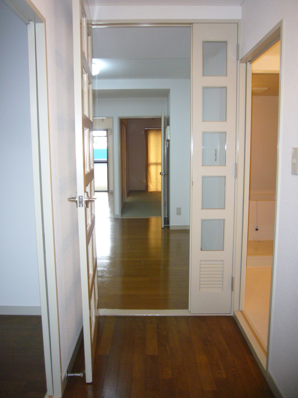 Entrance. Other Room No. ☆ It is with the corridor