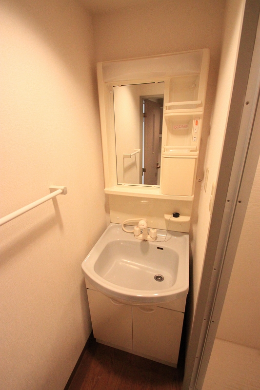 Washroom.  ■ Same apartment For indoor photos of similar