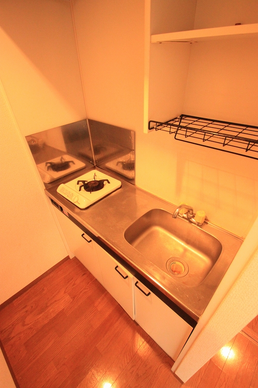 Kitchen.  ■ Same apartment For indoor photos of similar