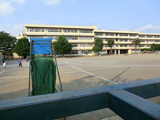 Primary school. Fujimi Municipal Mizuhodai to elementary school 240m