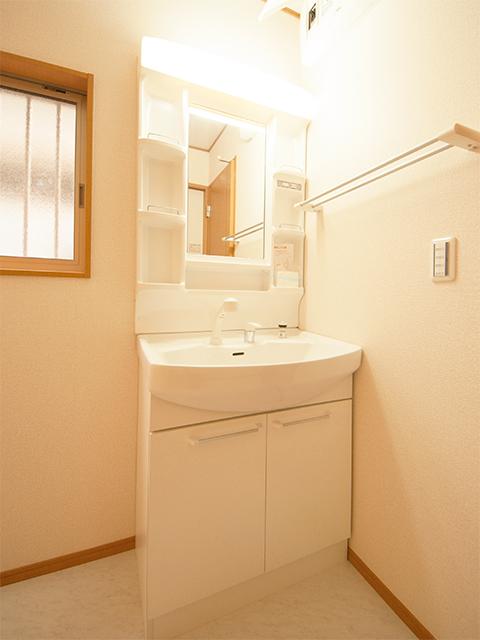 Wash basin, toilet. Indoor (10 May 2013) Shooting