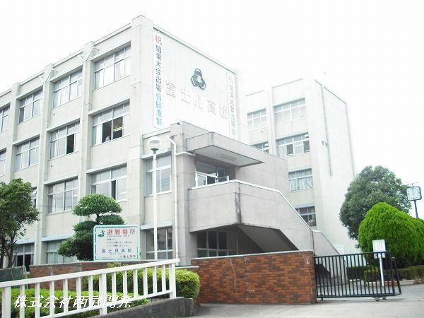 high school ・ College. 1077m to Saitama Fujimi High School