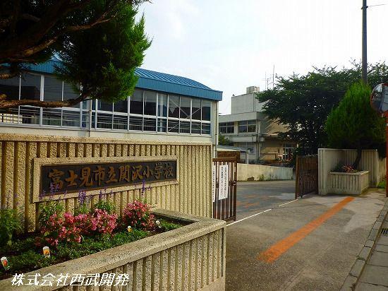 Primary school. Fujimi Municipal Sekizawa to elementary school 399m