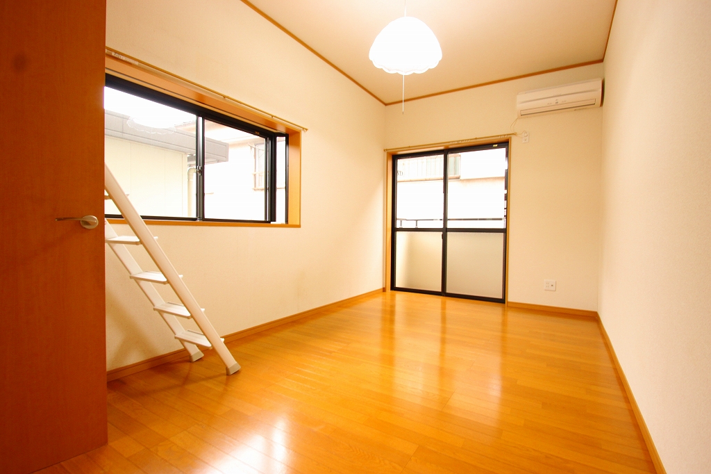 Living and room.  ■ Same apartment It is similar to photo