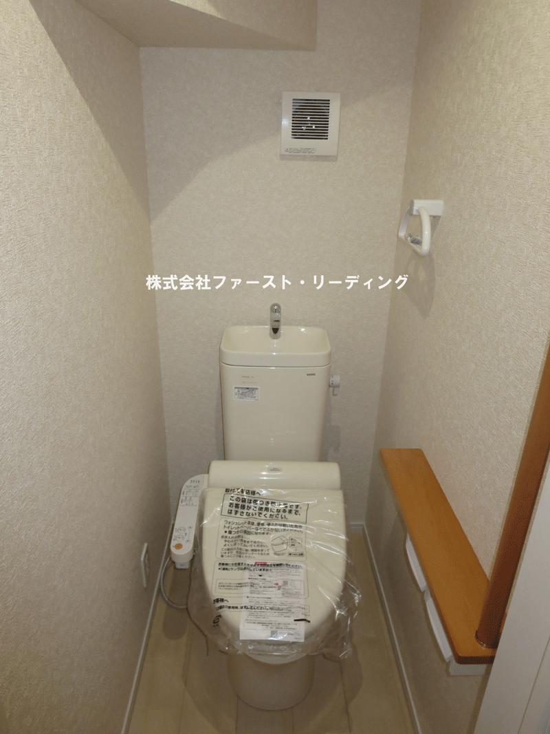 Toilet. 1 ・ 2F is with a bidet! (December 6, 2013) Shooting