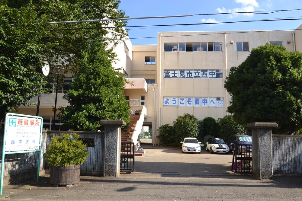 Junior high school. Fujimi Tatsunishi until junior high school 511m