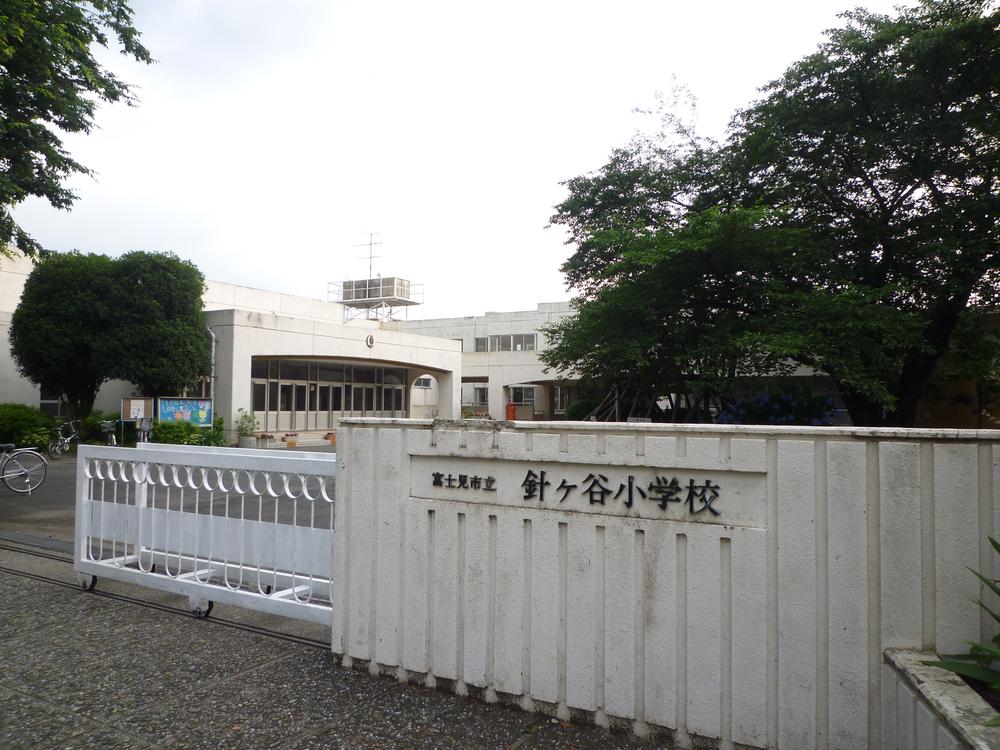 Primary school. Hariketani 700m up to elementary school