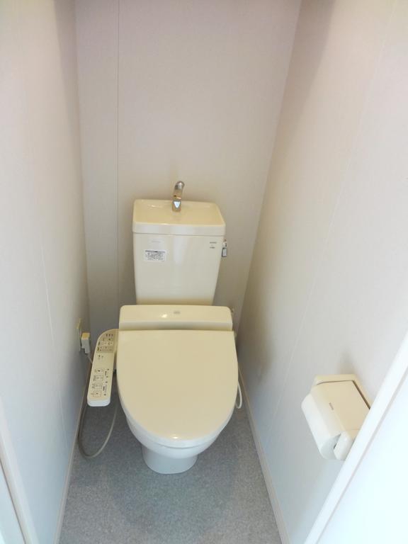 Toilet. With Uosshuretto
