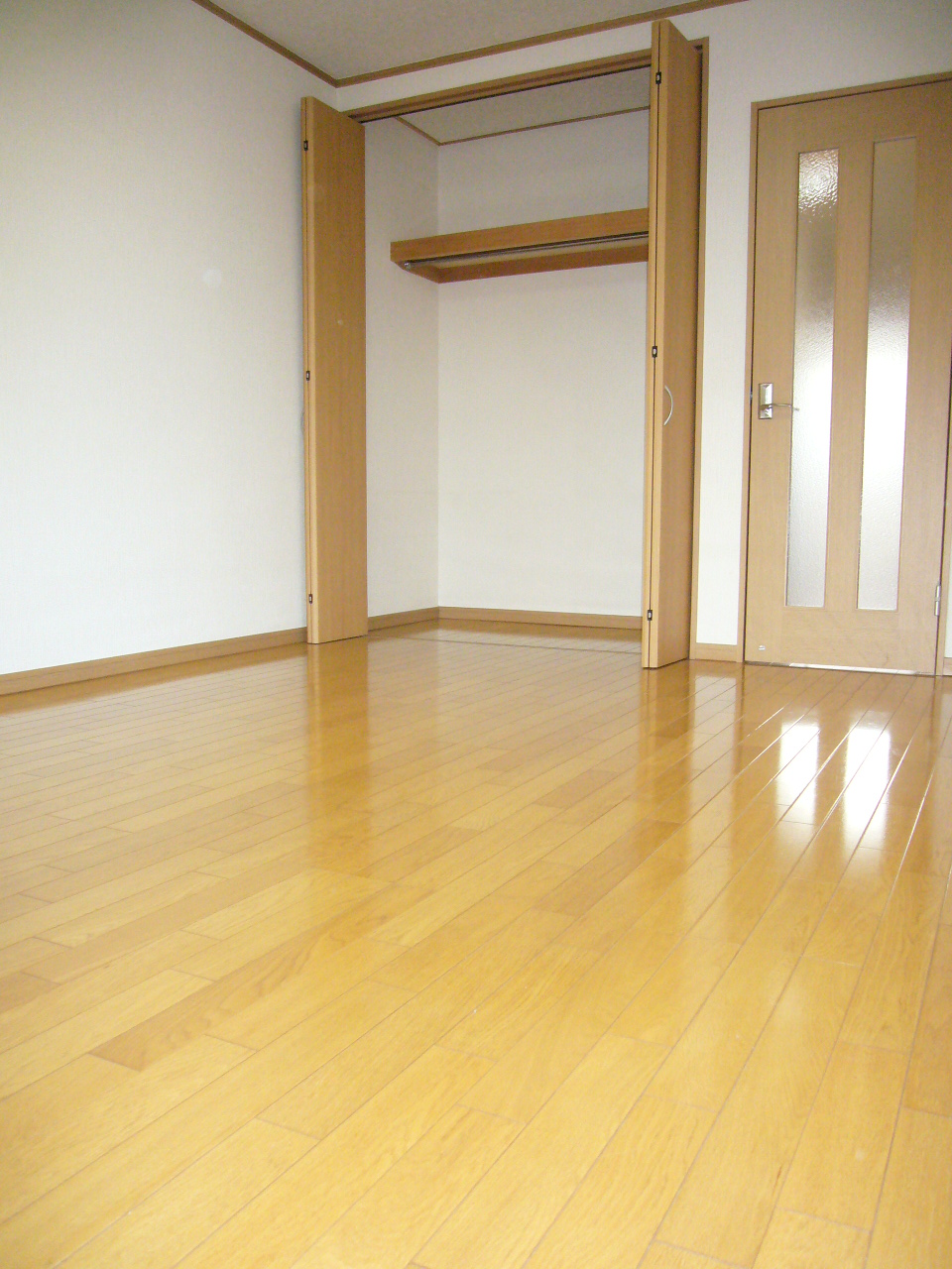 Living and room. Other Room No. ☆ * Spacious 9 Pledge