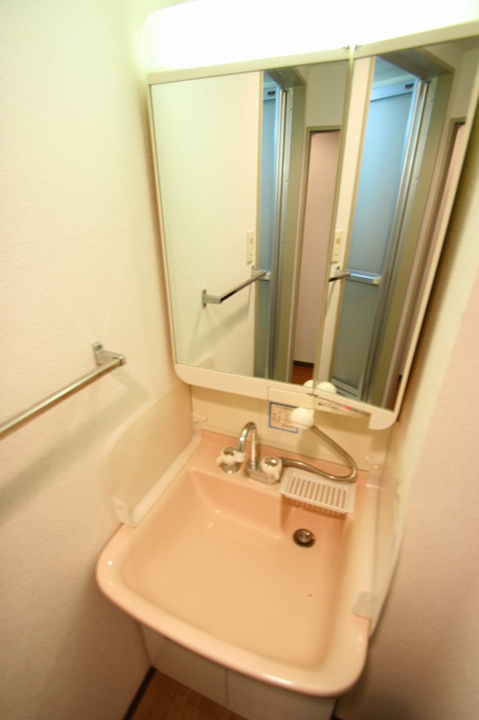 Washroom.  ■ Same apartment It is similar to photo