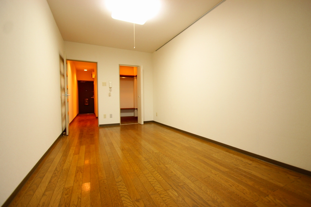 Living and room.  ■ Same apartment It is similar to photo