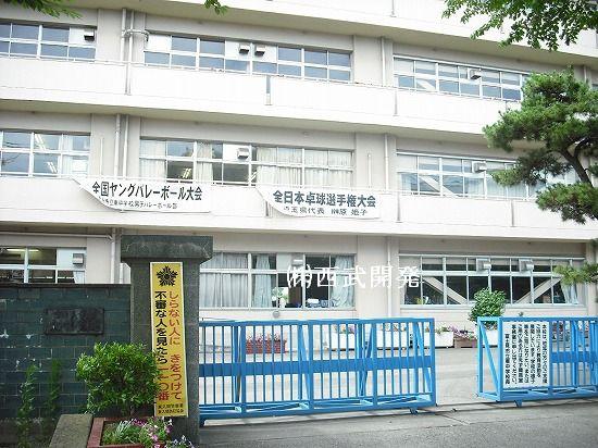 Junior high school. Fujimi Tatsuhigashi until junior high school 710m