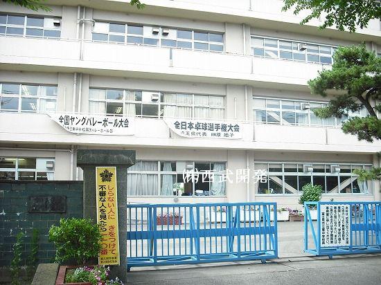 Junior high school. 2173m to the East Junior High School