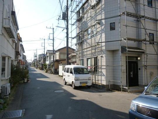 Local photos, including front road. Frontal road