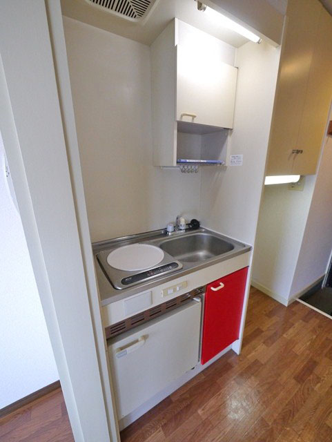 Kitchen. IH heater ・ With a mini fridge
