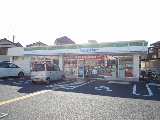 Convenience store. Family Mart Fujimi Hazawa Sanchome store up (convenience store) 936m