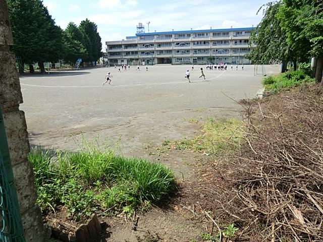 Primary school. Tsuruse until elementary school 660m