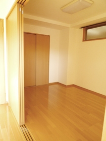 Living and room. Let's expand the living space by using well the sliding door!