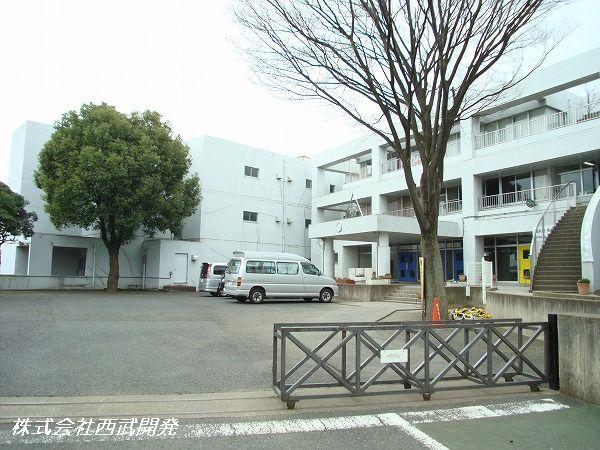 Junior high school. Fujimidai 1900m until junior high school
