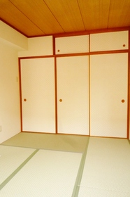 Living and room. It will calm the Japanese-style room