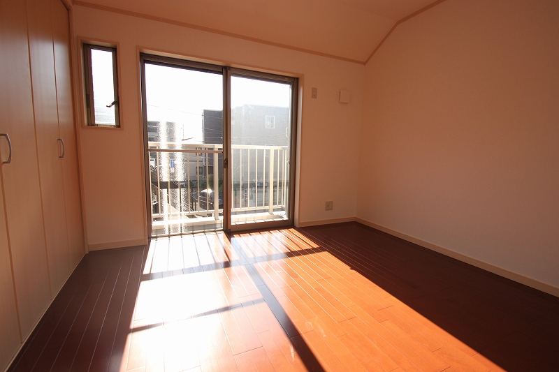 Living and room.  ■ Same apartment It is similar to photo