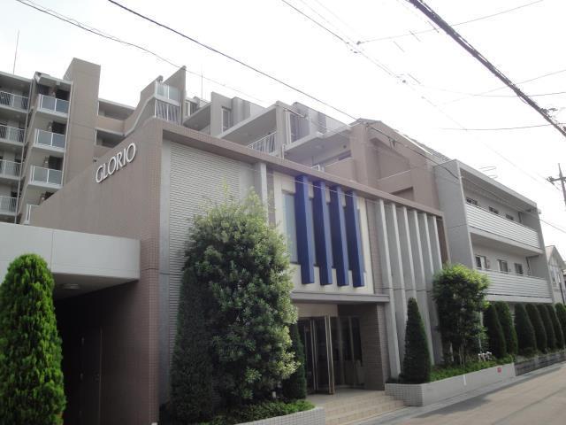 Entrance. Common areas