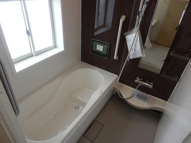 Same specifications photo (bathroom)